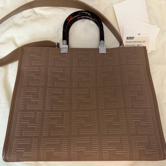 FENDI Technical Fabric Plexiglass FF Medium Fendi Sunshine Shopper Tote Beige - Picture 2 of 16